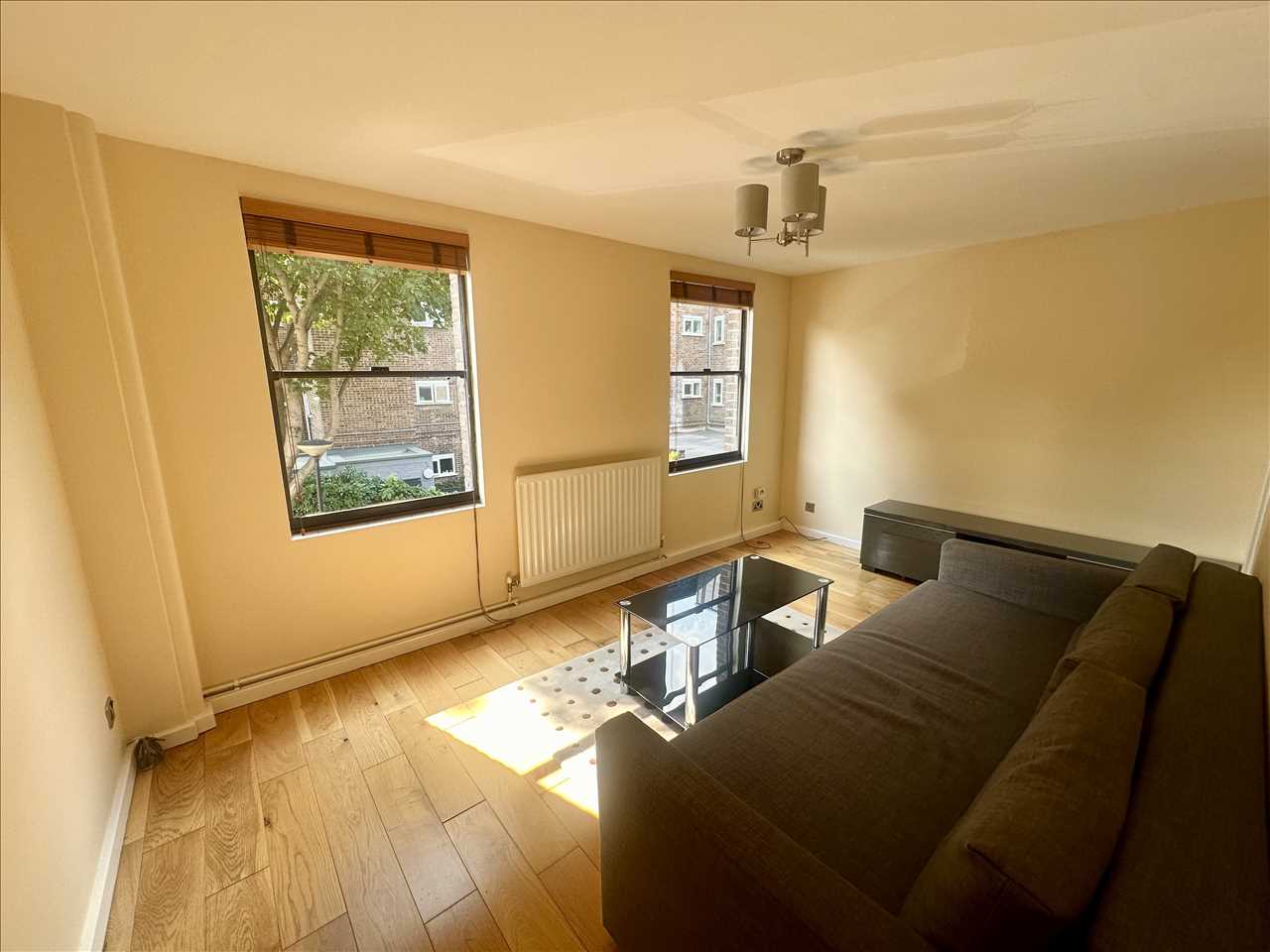 Flat Greatfield Close in Greater London