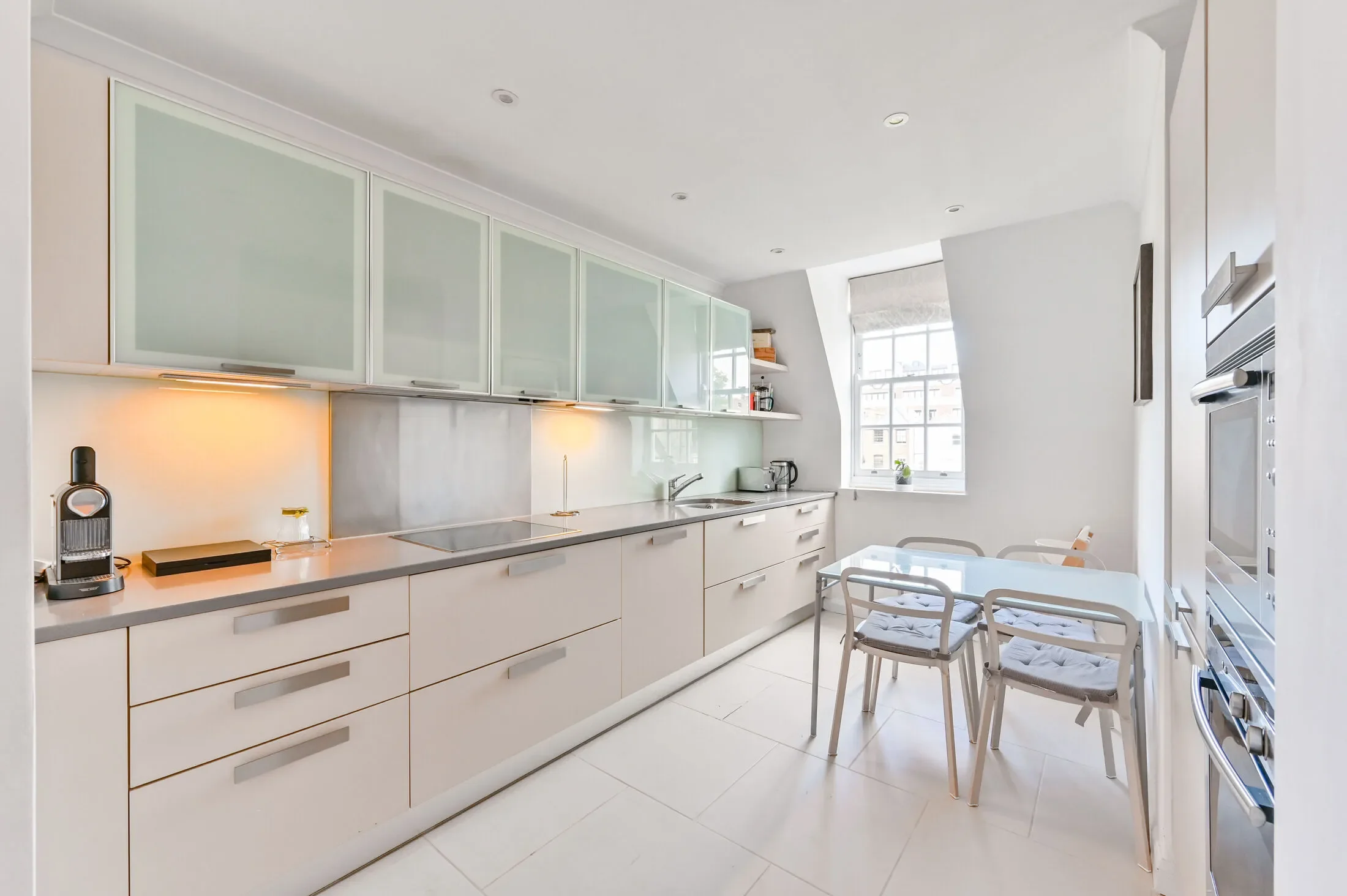 Flat Kensington Church Walk in Greater London