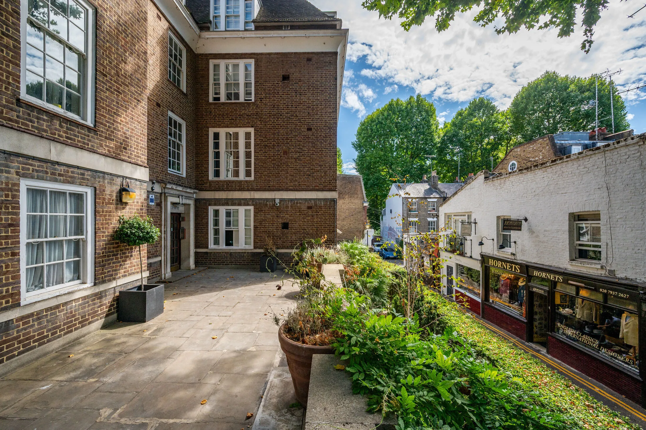 Flat Kensington Church Walk in Greater London