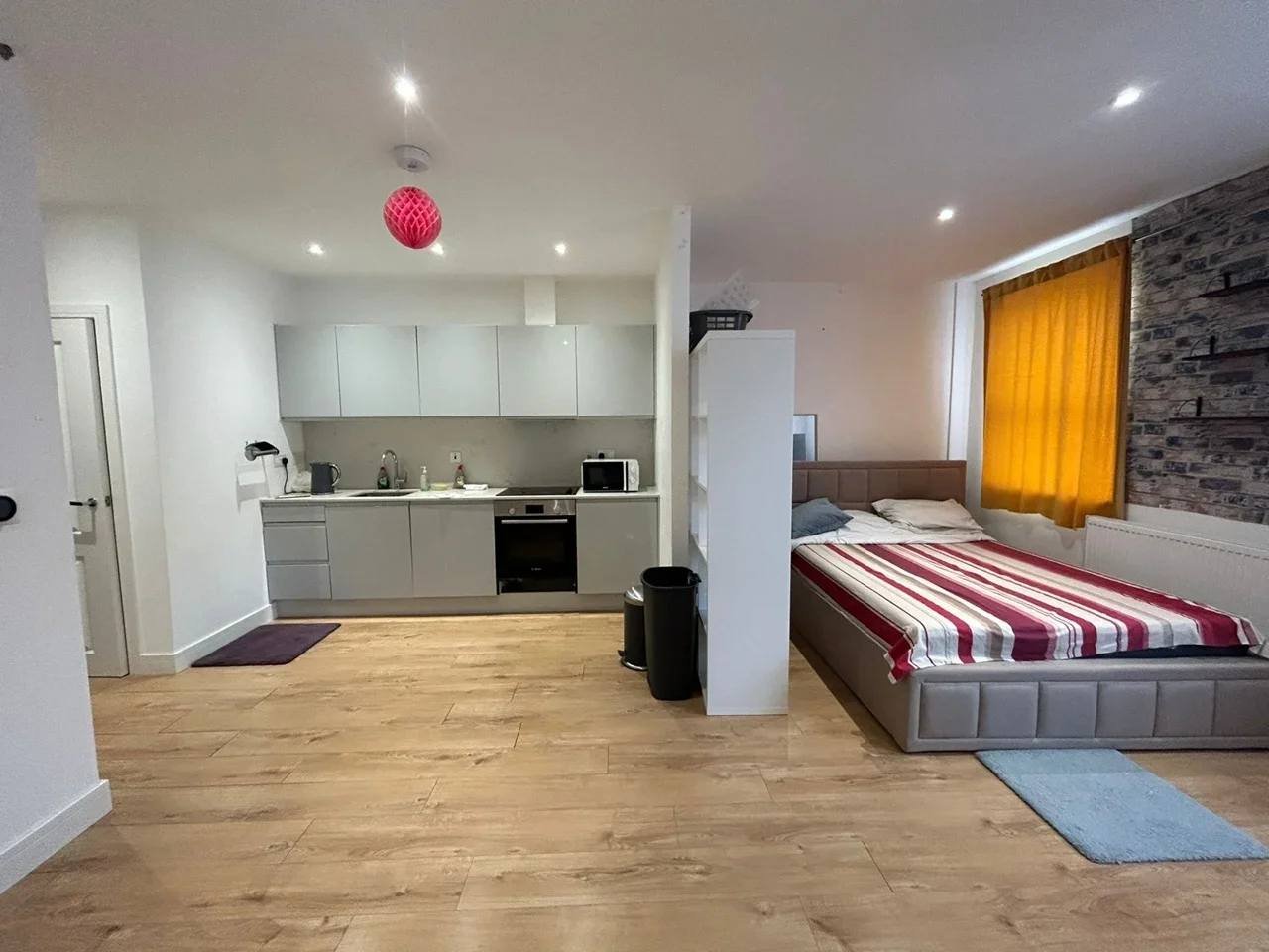 Flat Meadowlea Close in Greater London