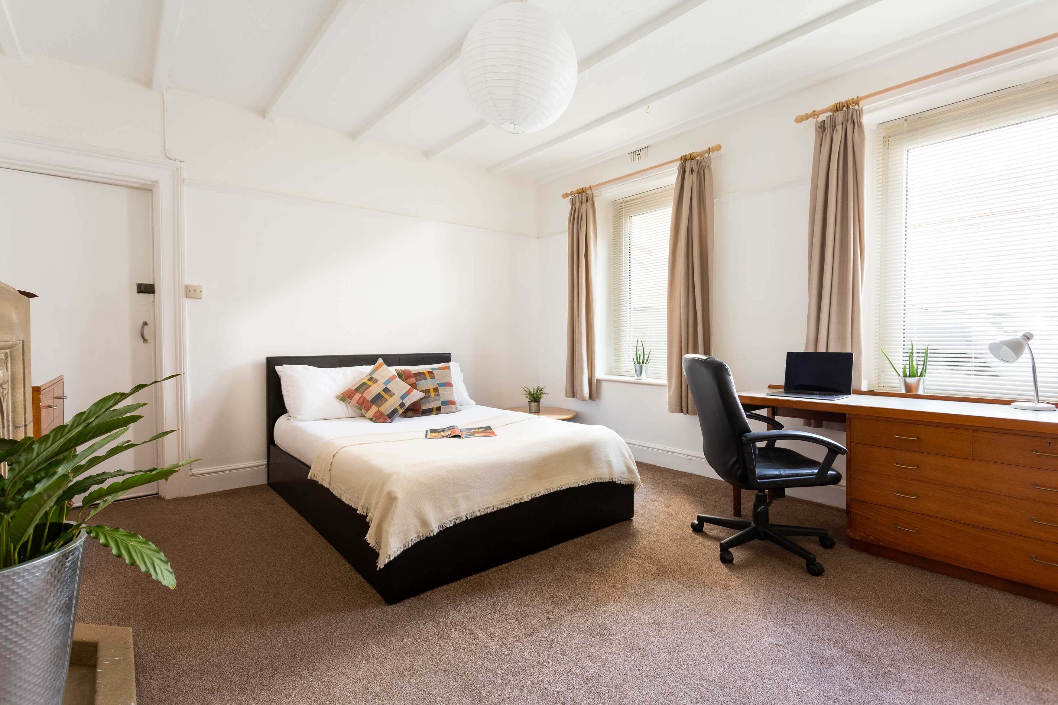Flat Houndiscombe Road in Plymouth