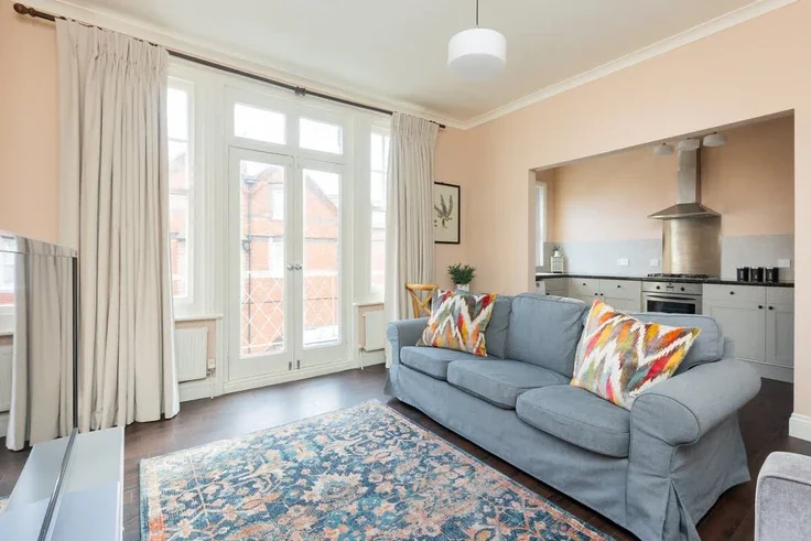 Flat Queen's Road in Thanet