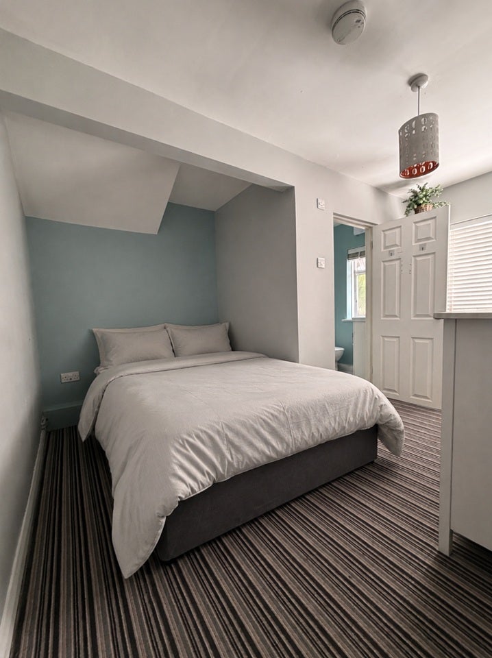 Room Highworth Road in Stratton St. Margaret