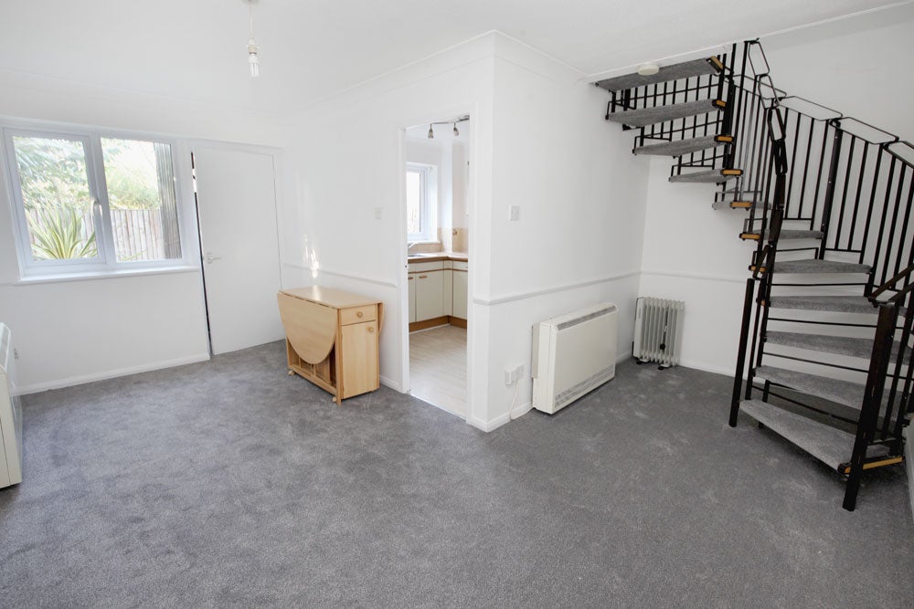 House Temple Close in Greater London