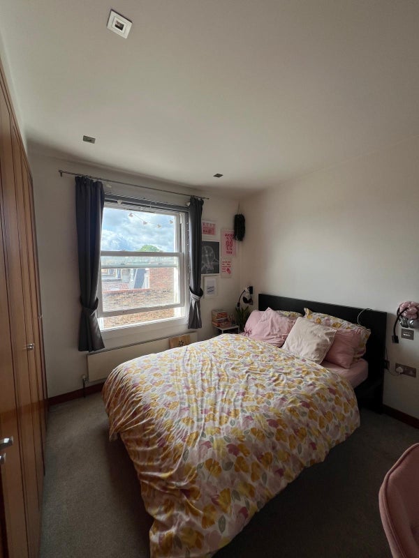 Room Dawes Road in Greater London
