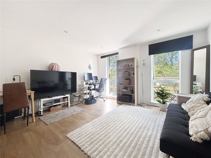 Flat Seven Sea Gardens in Greater London