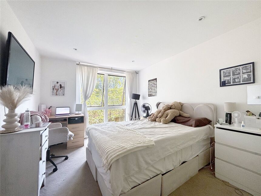 Flat Seven Sea Gardens in Greater London