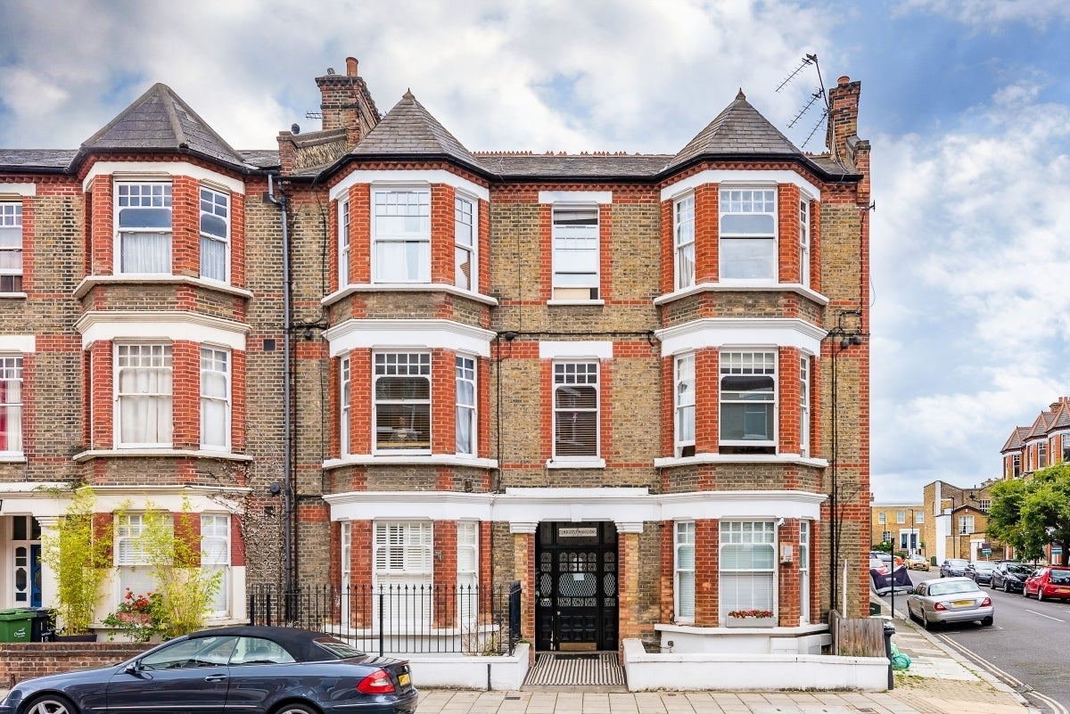 Flat Navy Street in Greater London
