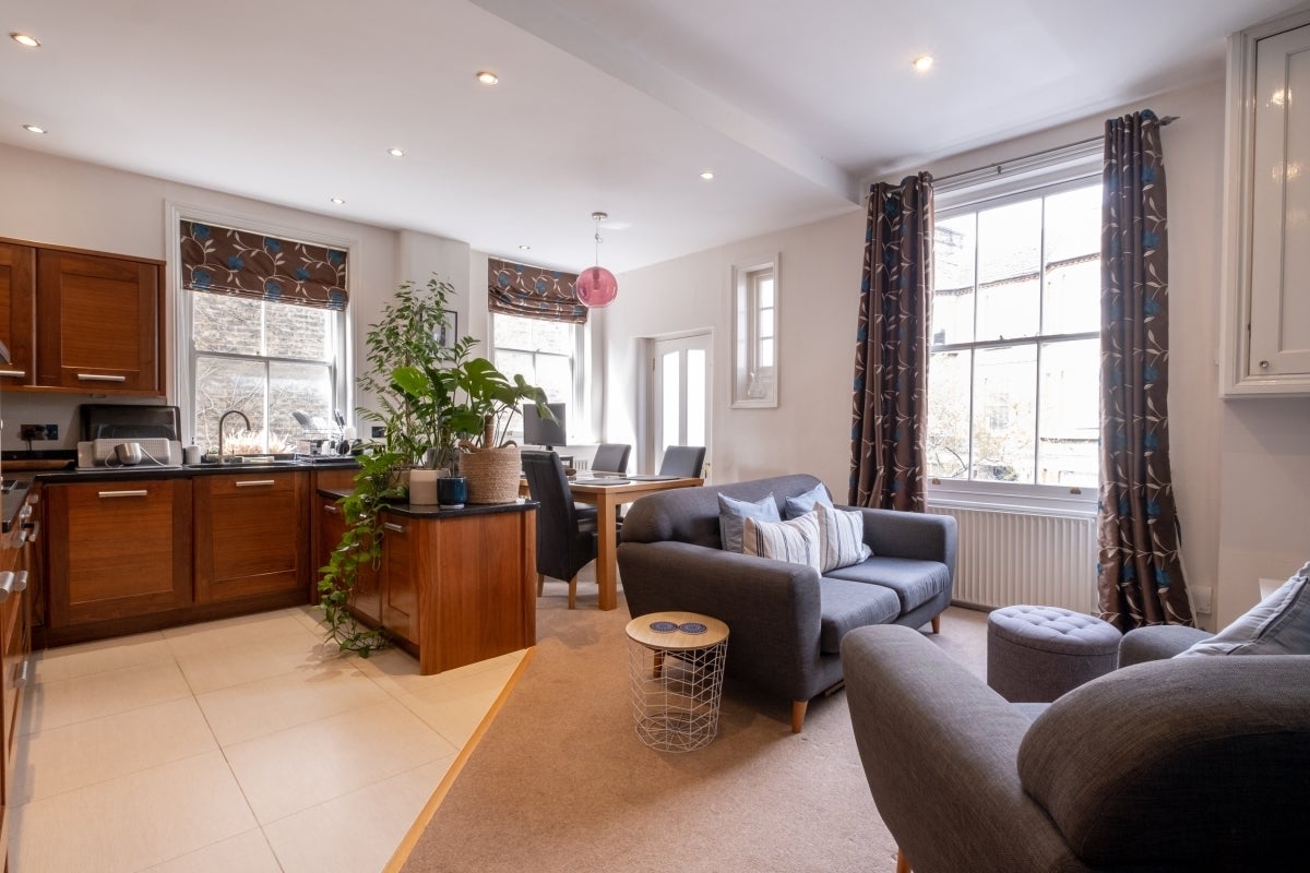 Flat Navy Street in Greater London