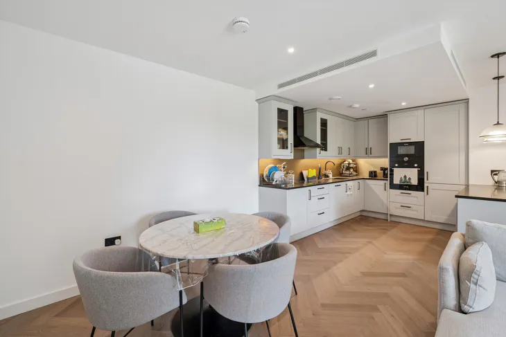 Flat Pennington Quay Walk in Greater London