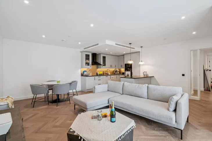 Flat Pennington Quay Walk in Greater London