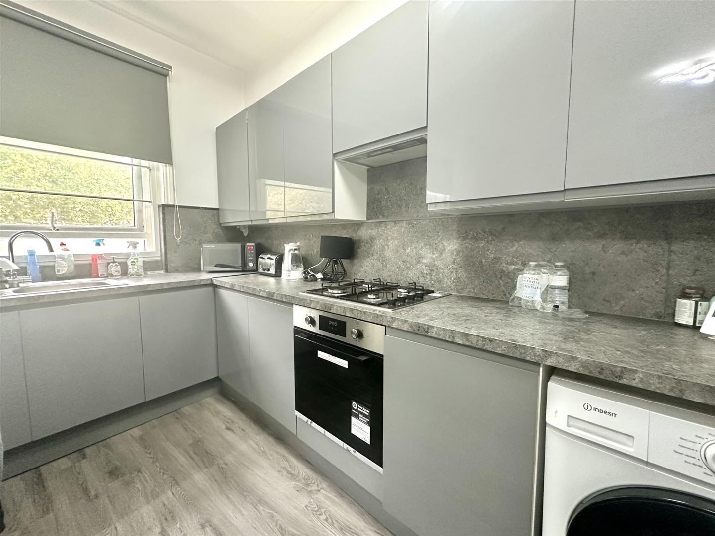 Flat West End Lane in Greater London