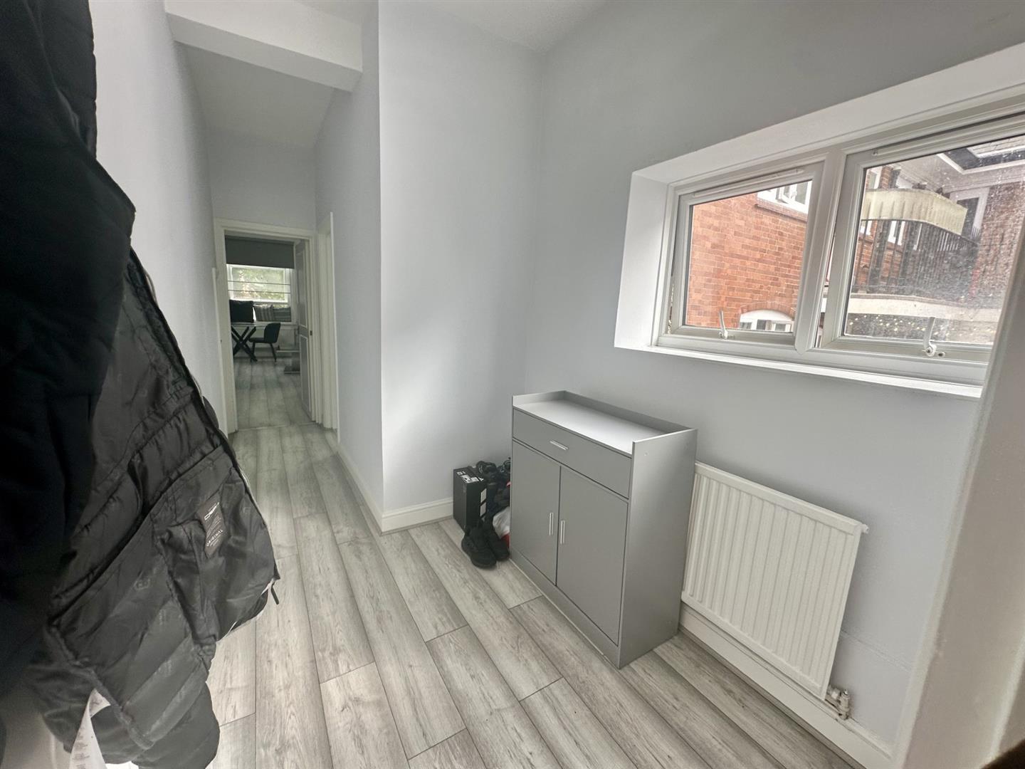 Flat West End Lane in Greater London