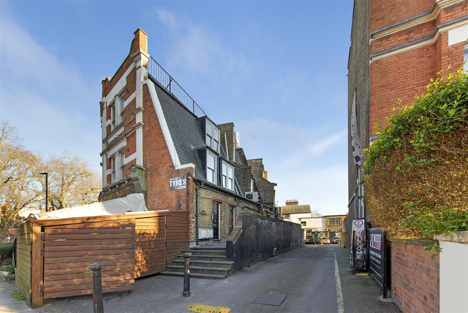 Flat West End Lane in Greater London