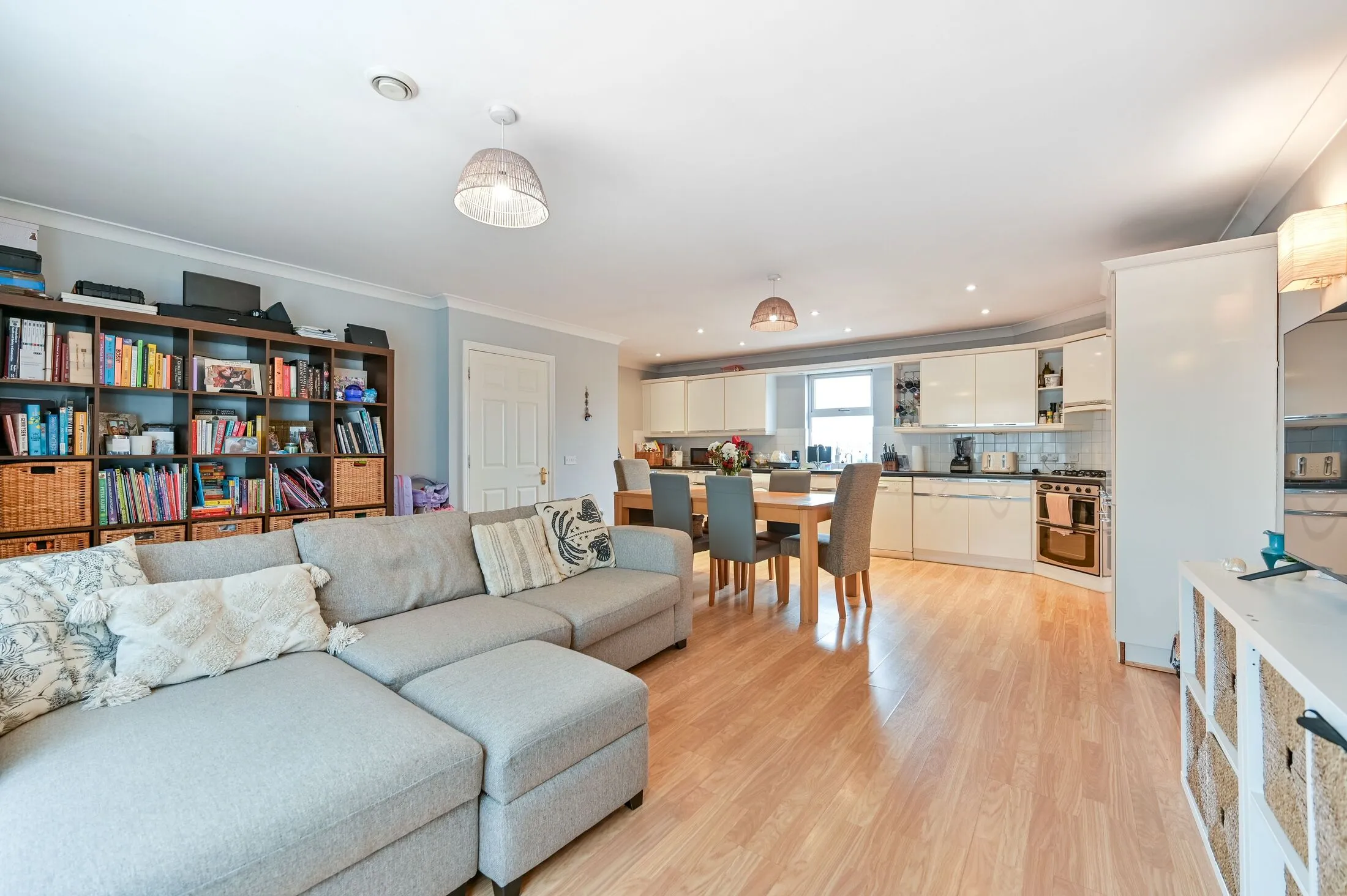 Flat Kingston Hill in Greater London