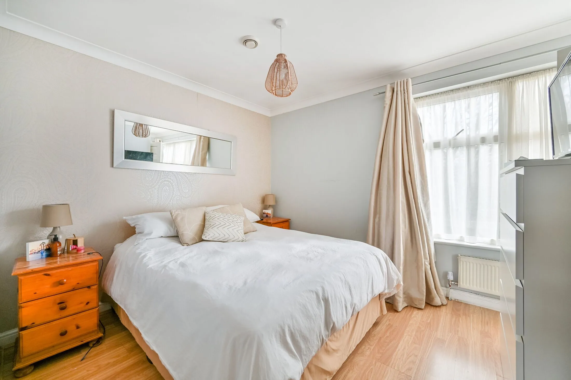 Flat Kingston Hill in Greater London