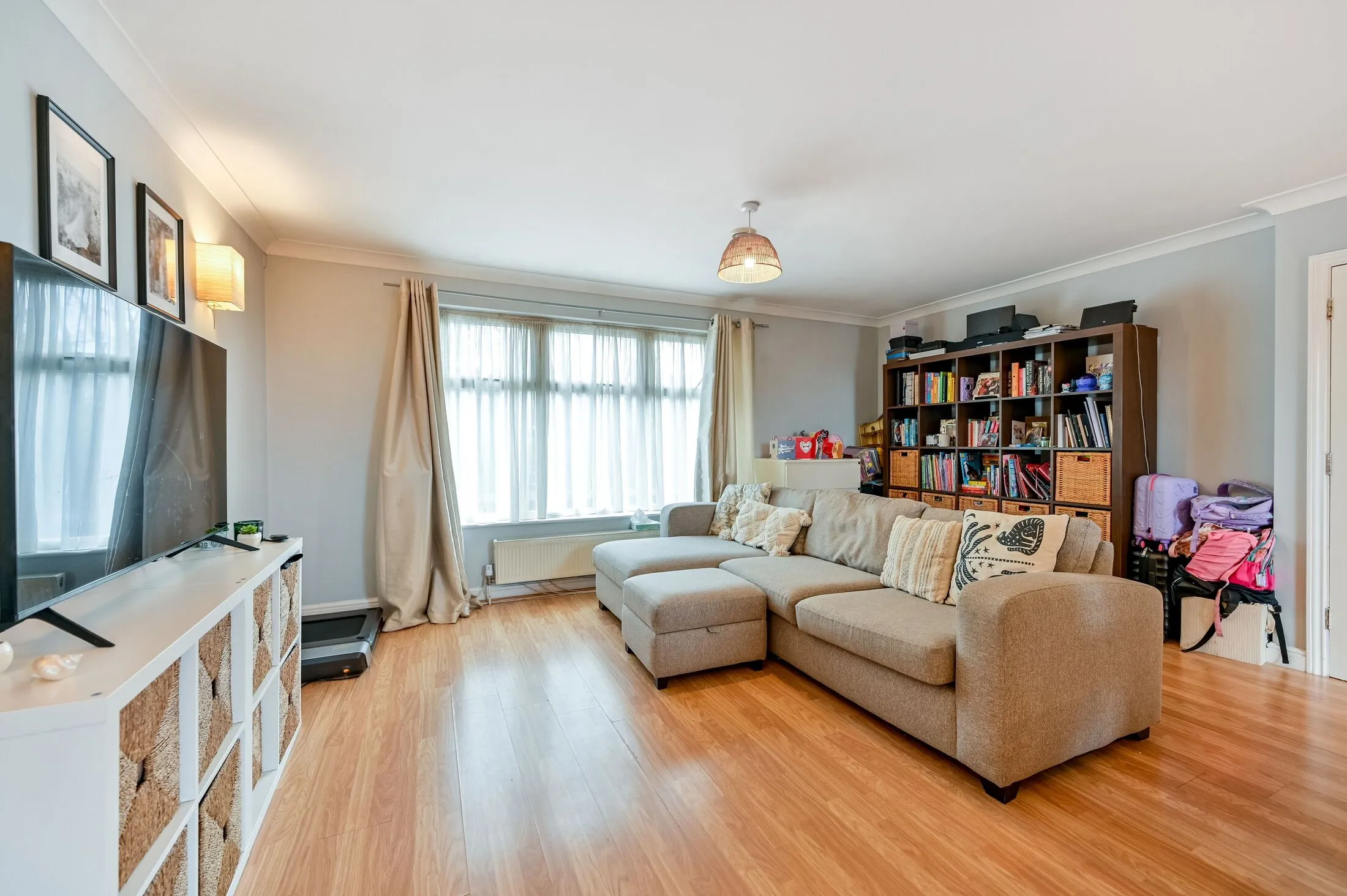Flat Kingston Hill in Greater London