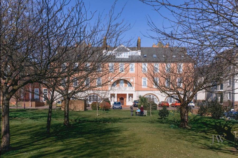 Flat Paradise Walk in Rother