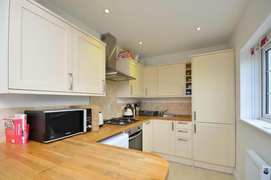 Flat Madrid Road in Guildford
