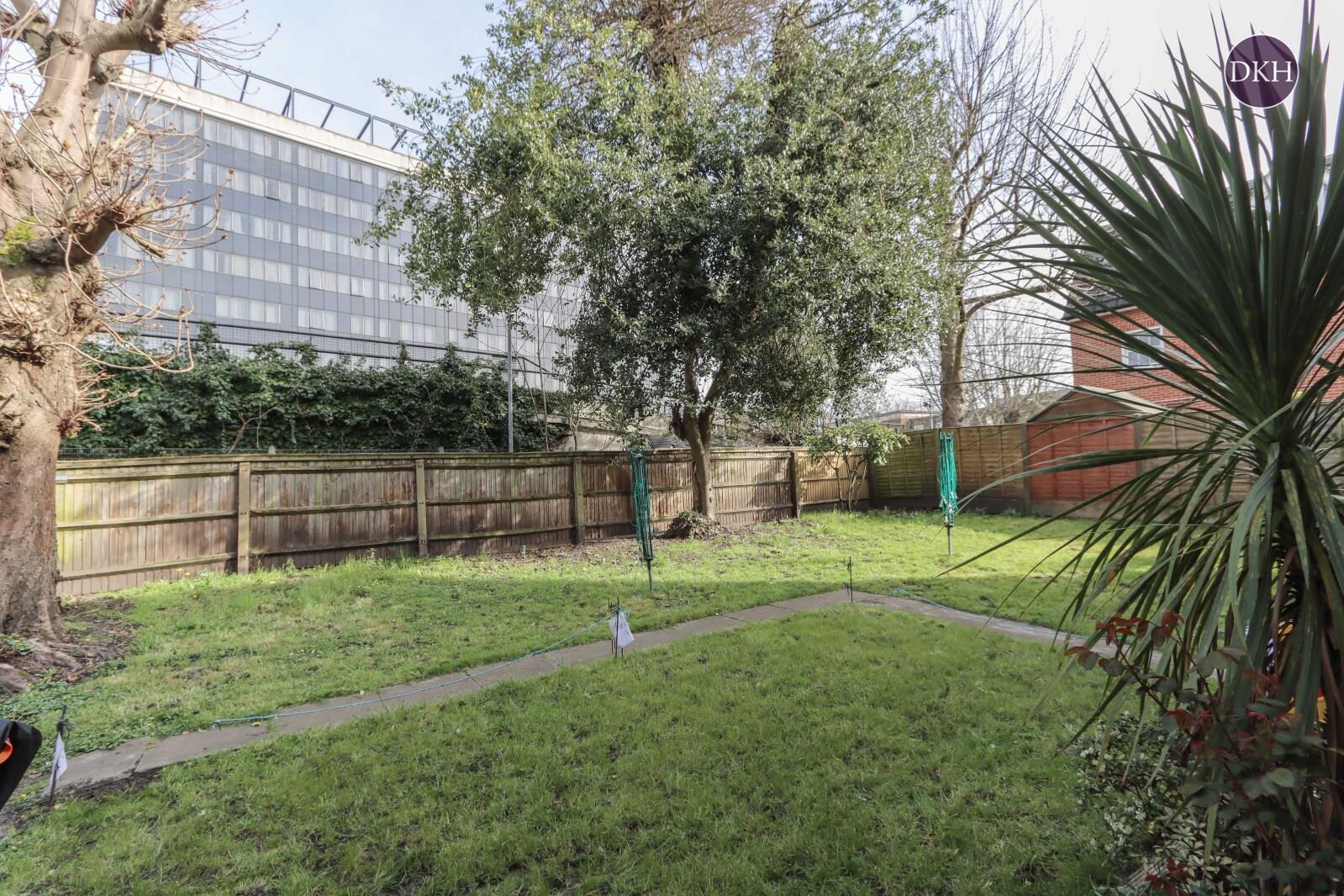 Flat Westland Road in Watford