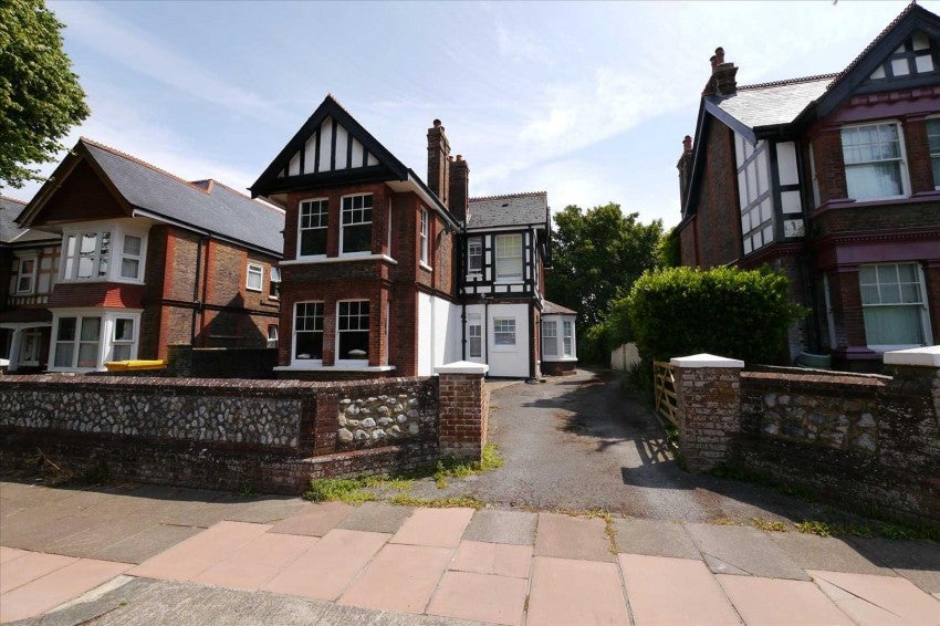 Flat Shakespeare Road in Worthing