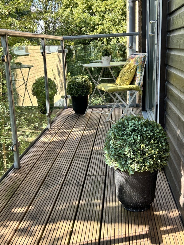 Room Talbot Close in Greater London