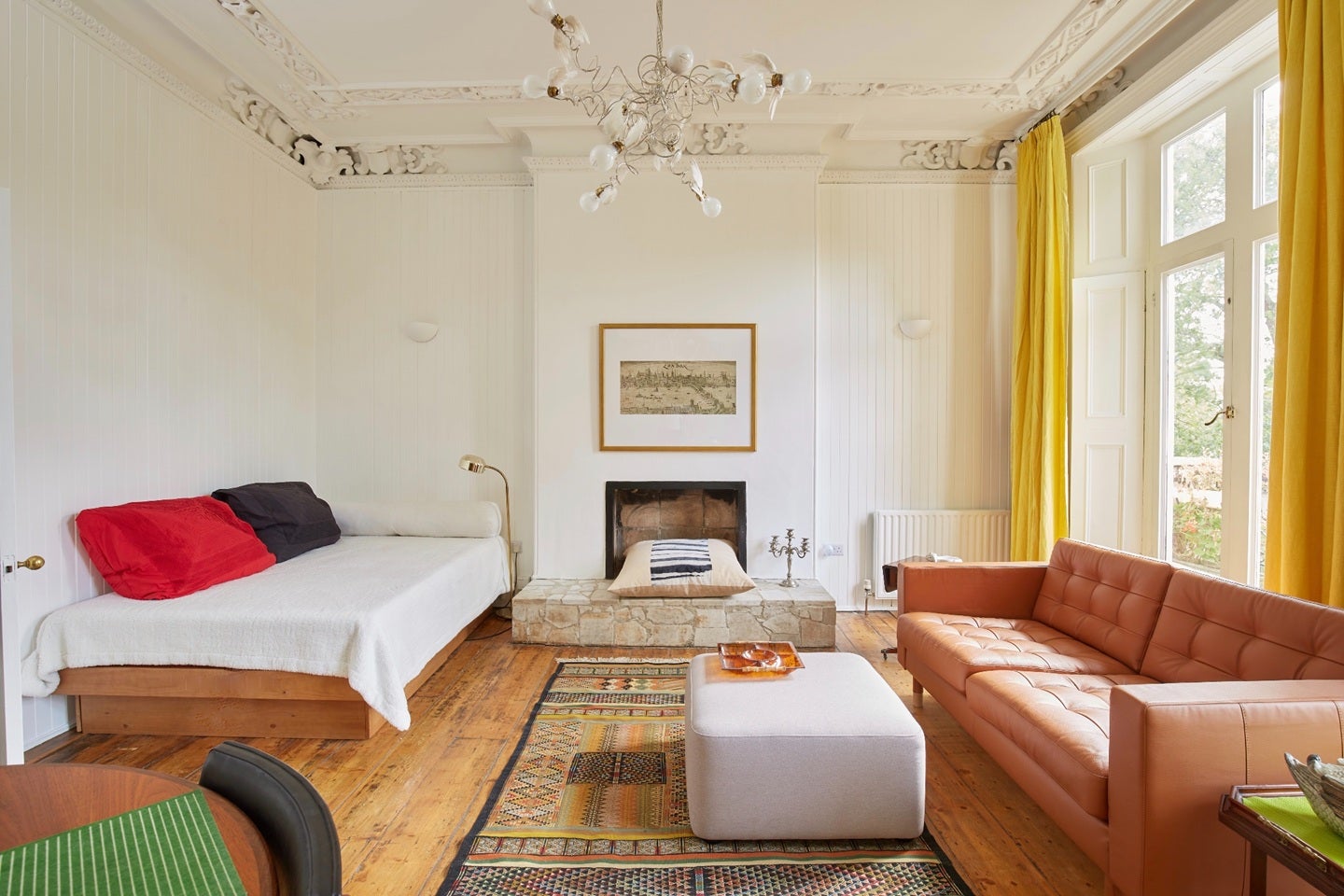 Flat Chalcot Crescent in Greater London