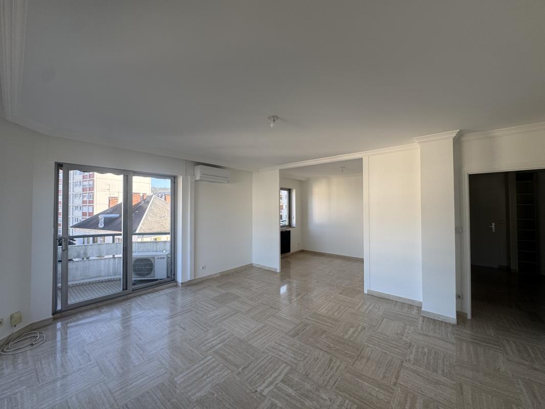 Flat Cour d'Honneur in Chambéry