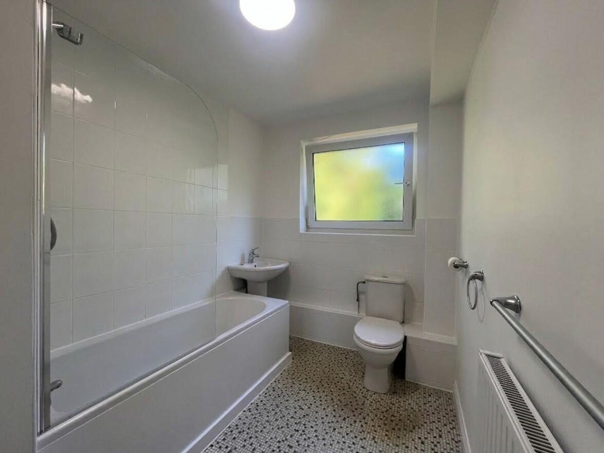 Flat Ridgeway Court in Reigate and Banstead