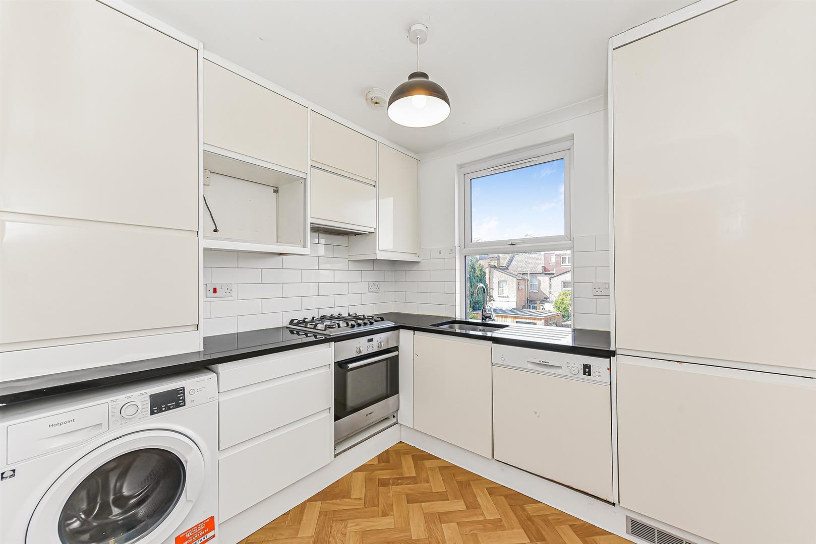 Flat Tavistock Avenue in Greater London