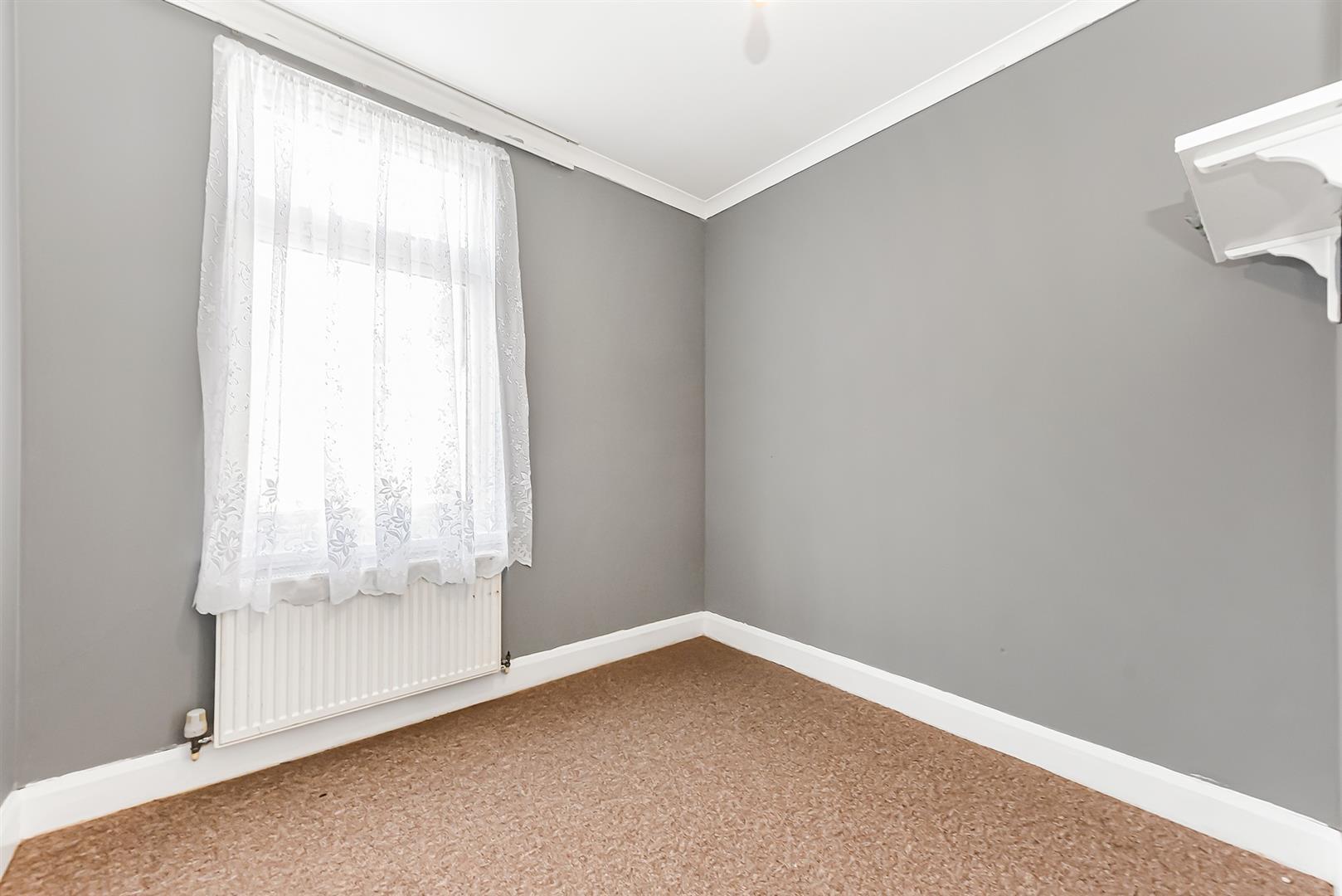 Flat Tavistock Avenue in Greater London