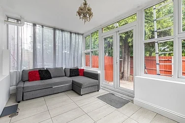 House Weld Place in Greater London