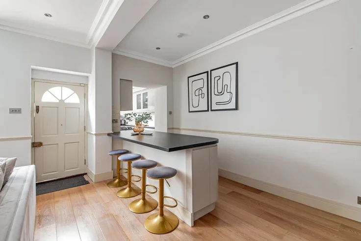 Flat Kensington Park Gardens in Greater London