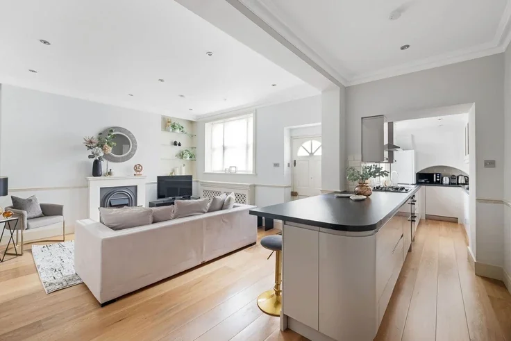 Flat Kensington Park Gardens in Greater London