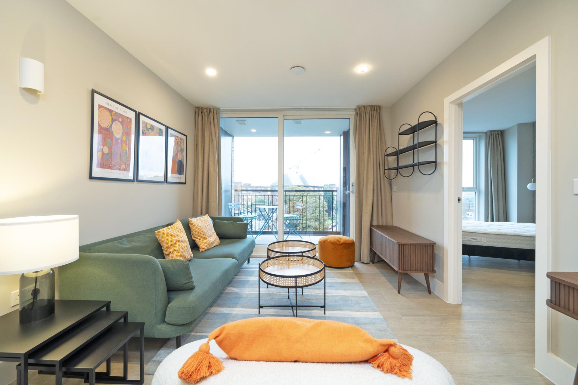 Flat Wyvil Road in Greater London