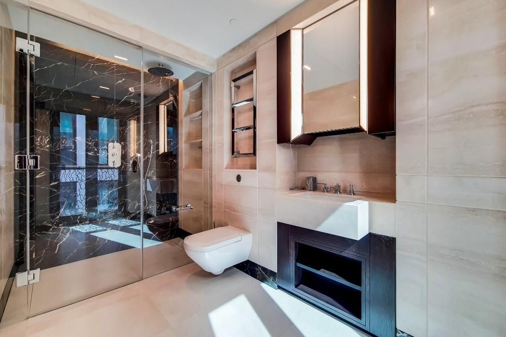 Flat Bolton Street in City of Westminster