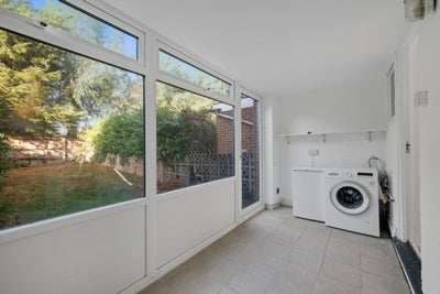 House Maiden Erlegh Avenue in Greater London