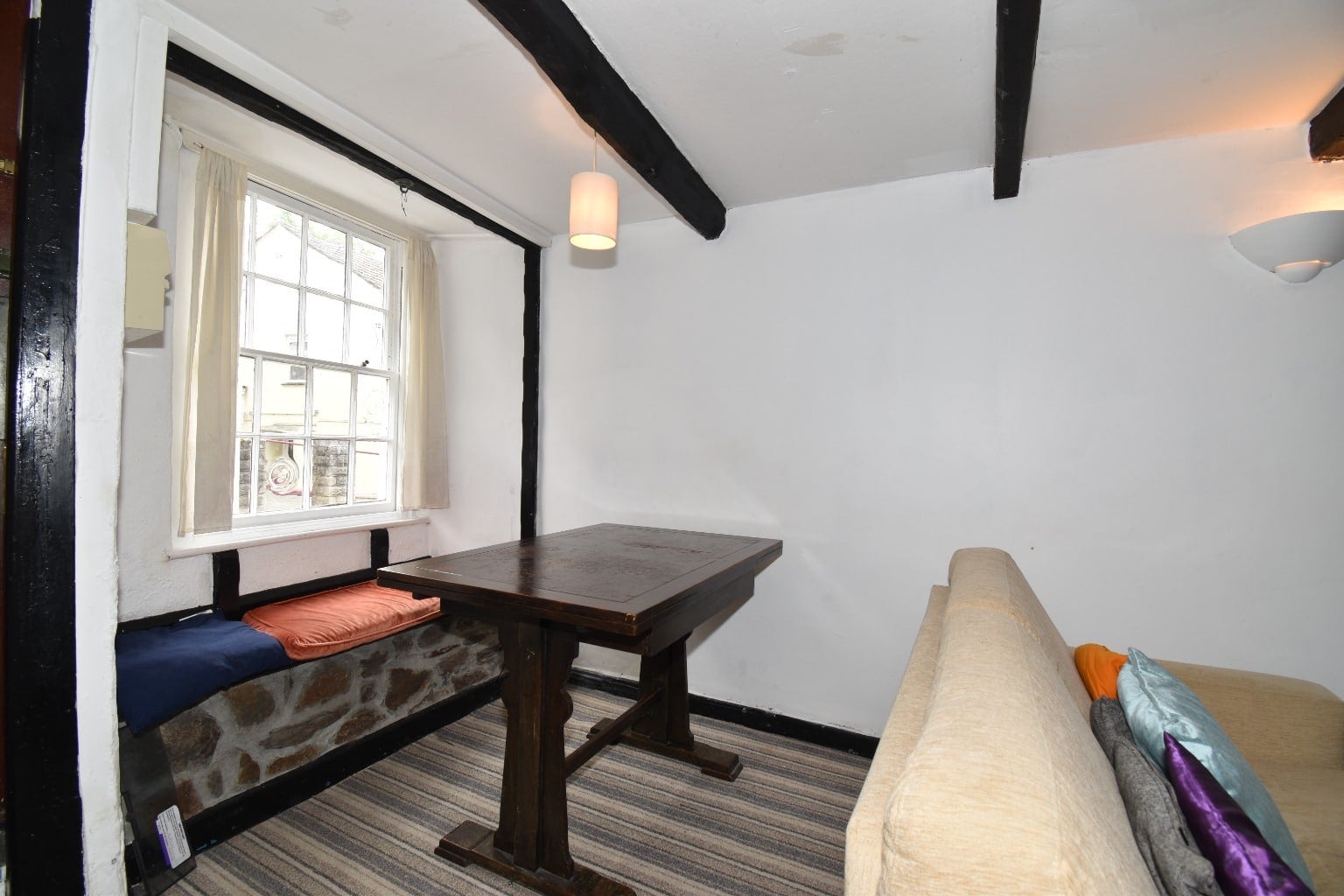 Room St Thomas Street in Penryn