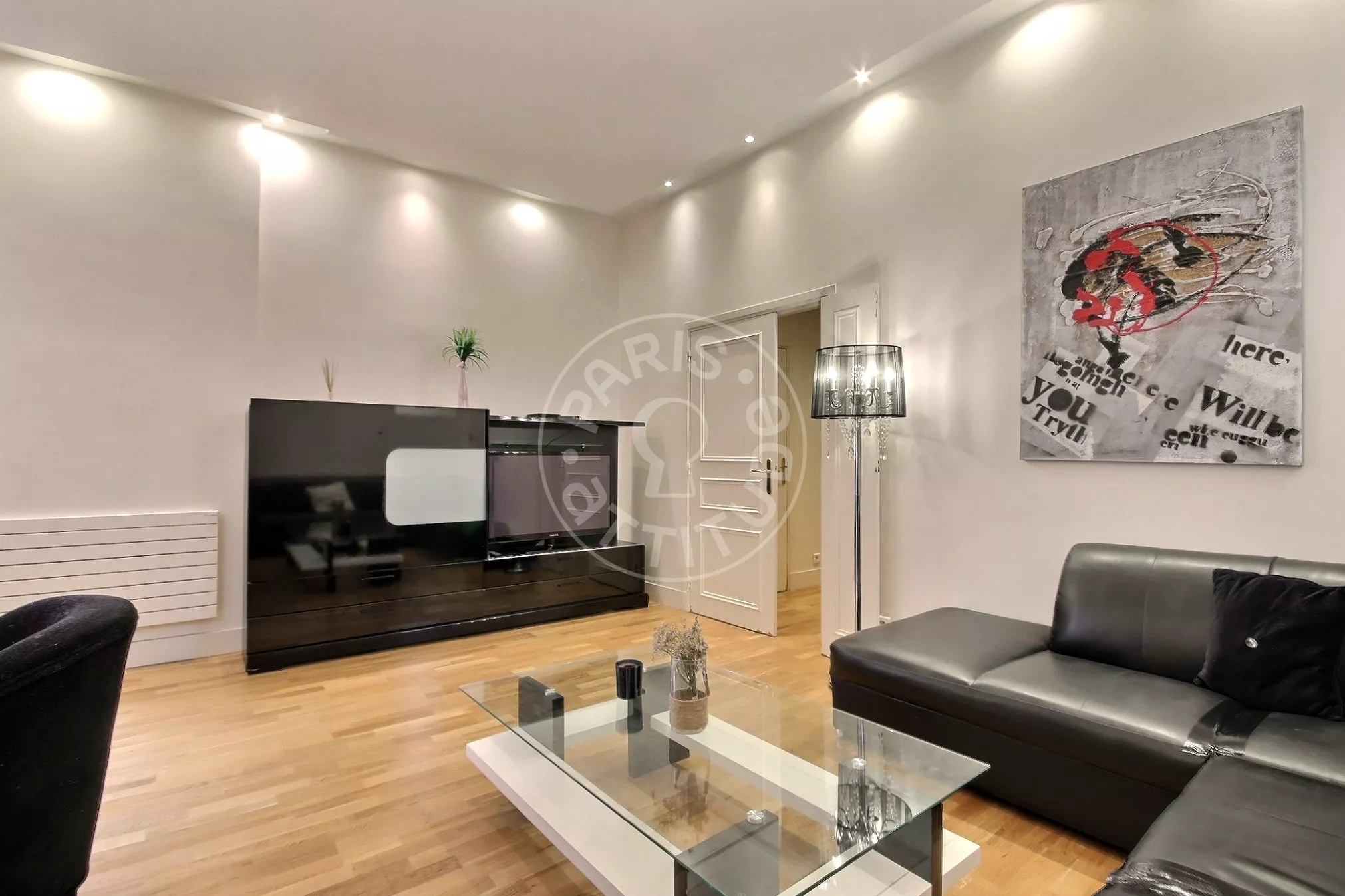 Appartement Rue Paul Baudry à Paris