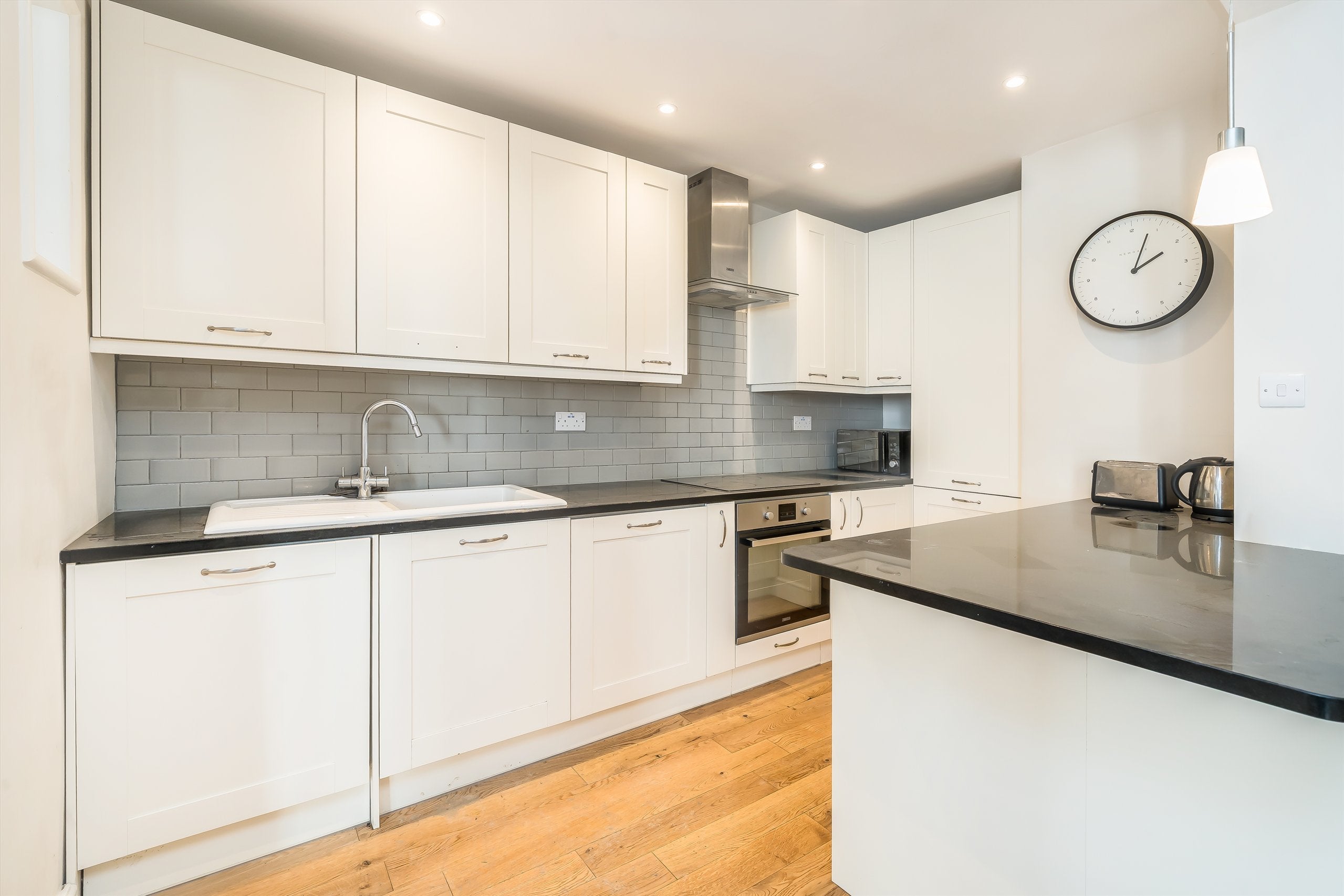 Flat Birchington Road in Greater London