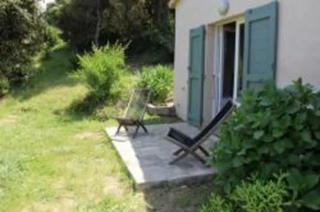 Chambre Traversa di u Paesu à Calcatoggio