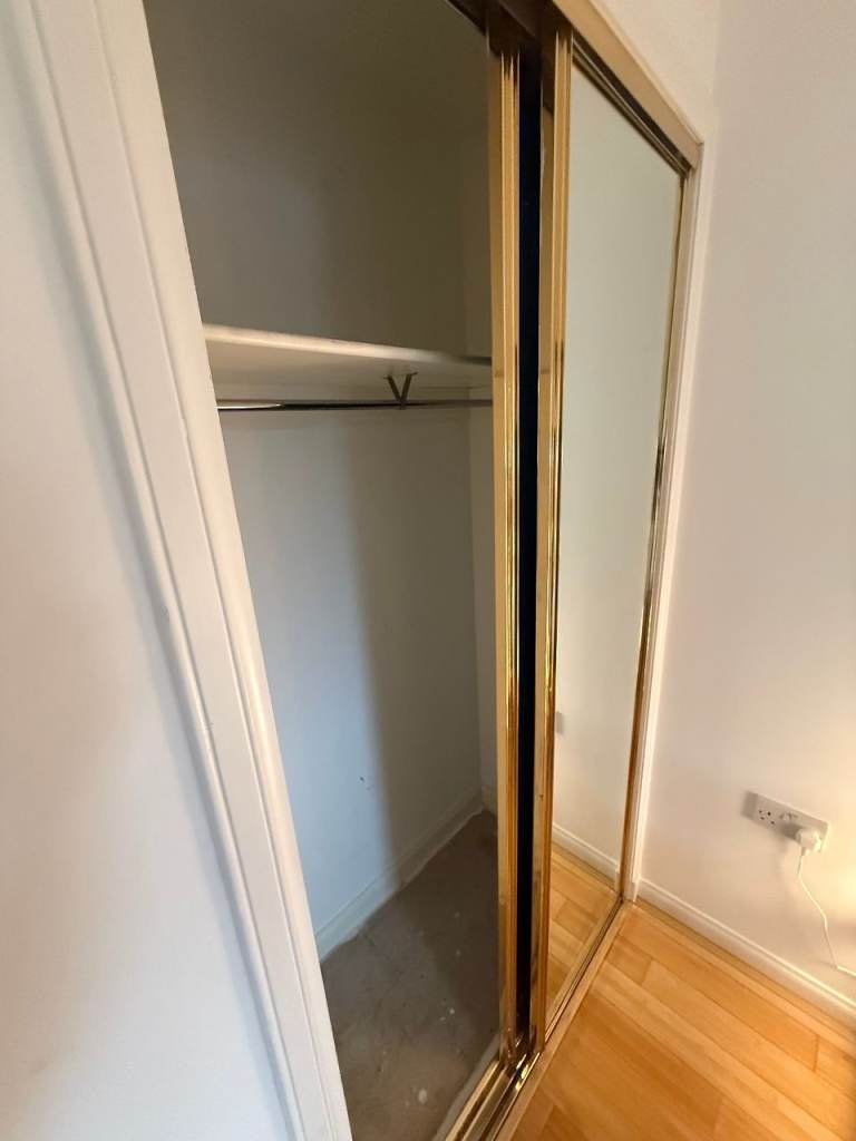 Flat Kingsland Lane in Glasgow