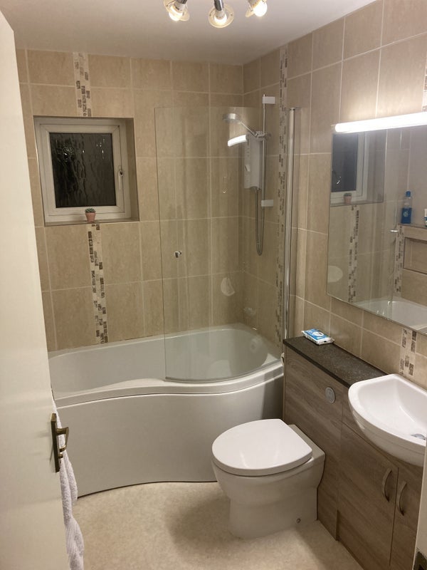 Room Pulteney Drive in Stafford