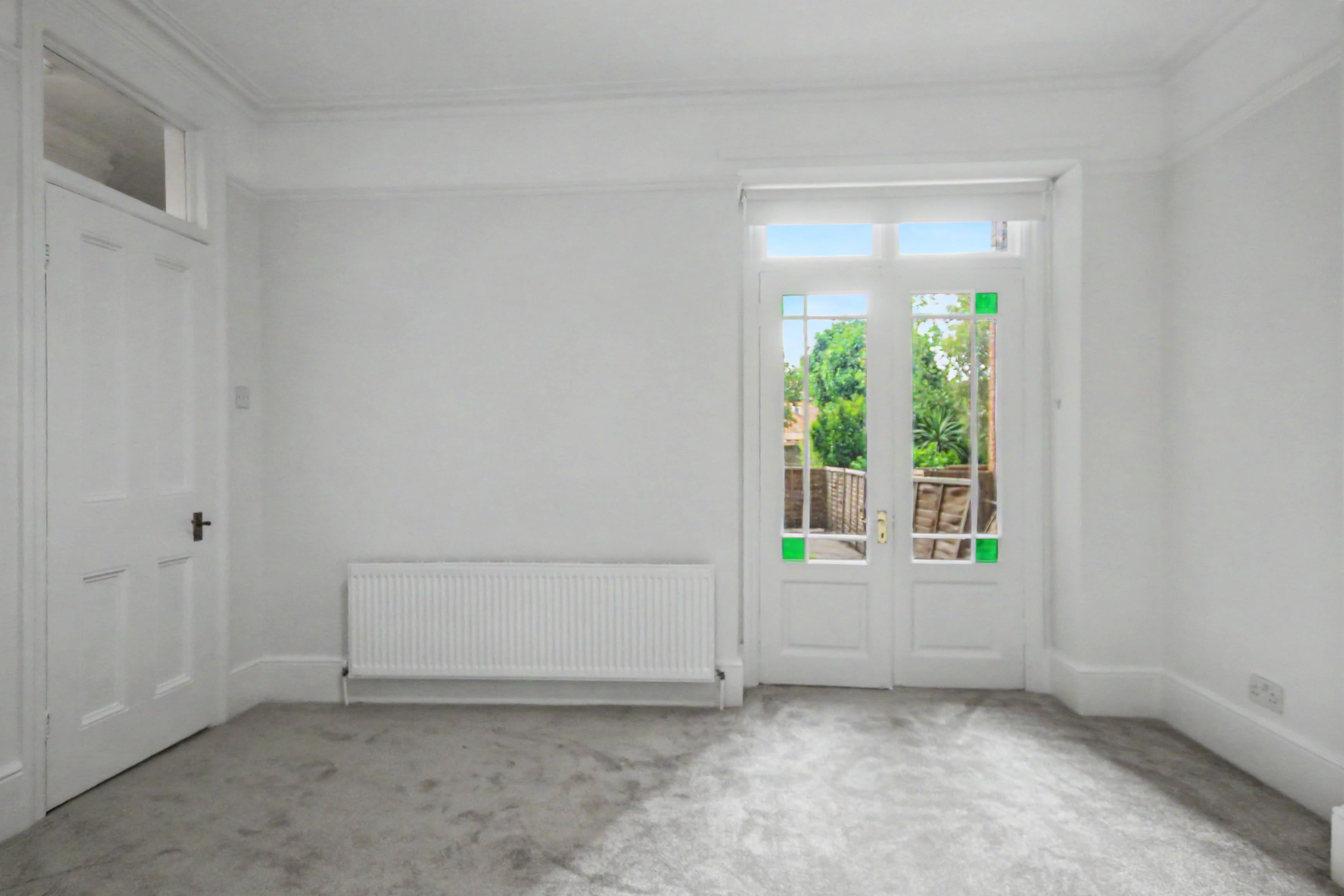 Flat Honeybourne Road in Greater London