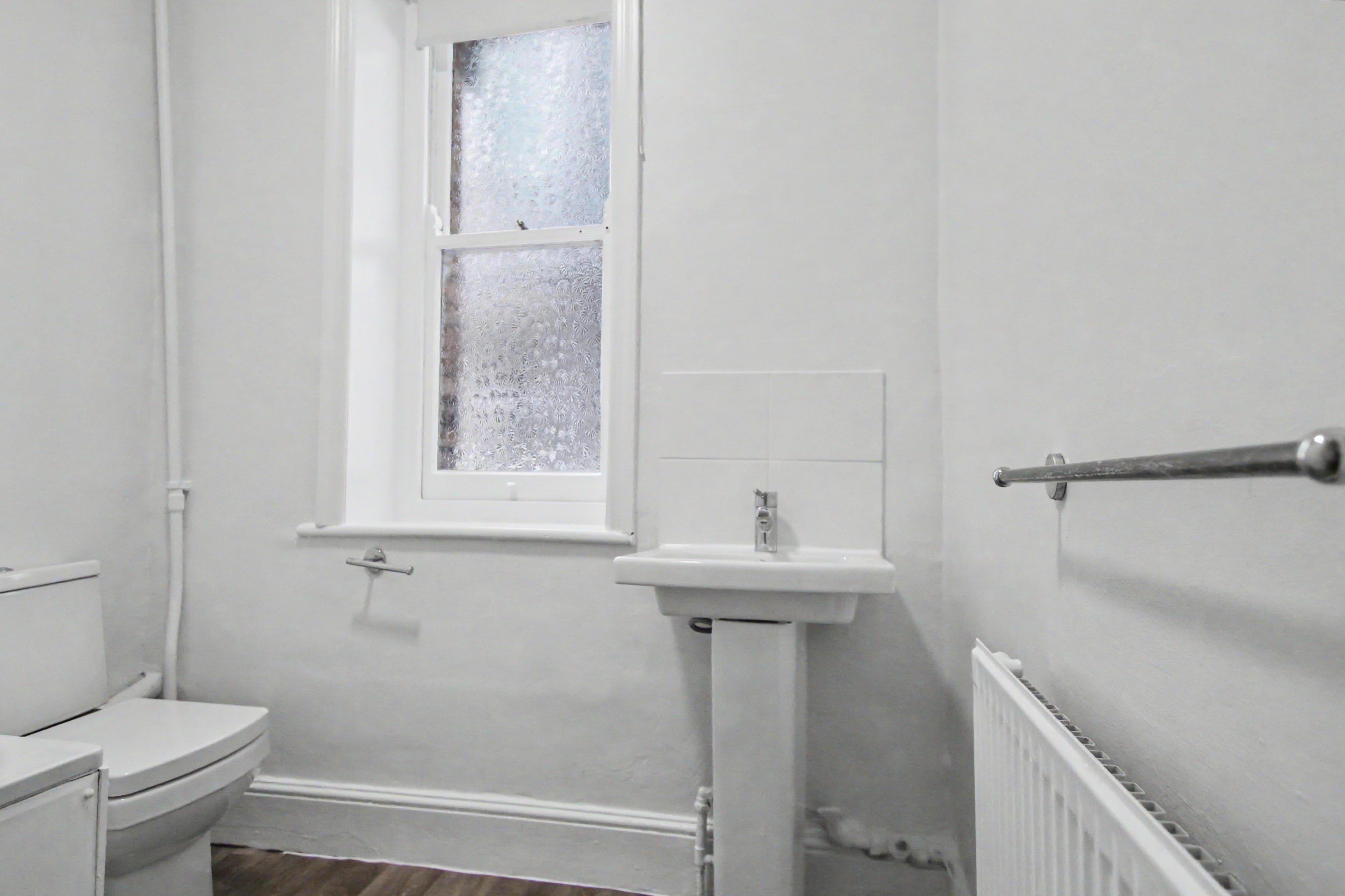 Flat Honeybourne Road in Greater London
