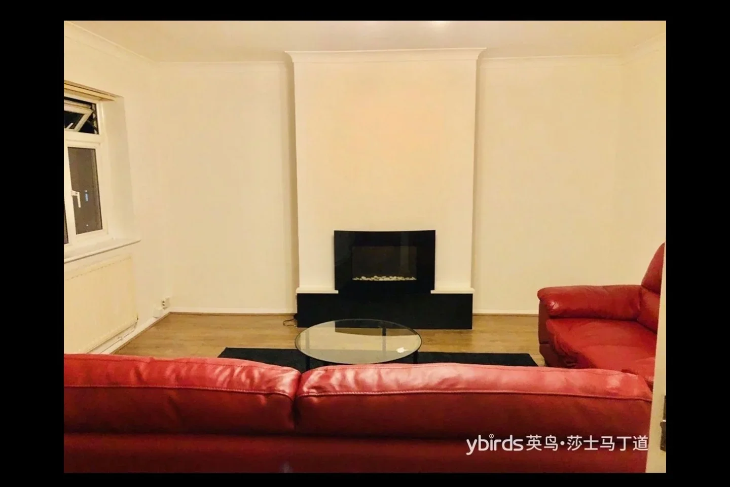 Flat Ambleside Avenue in Greater London