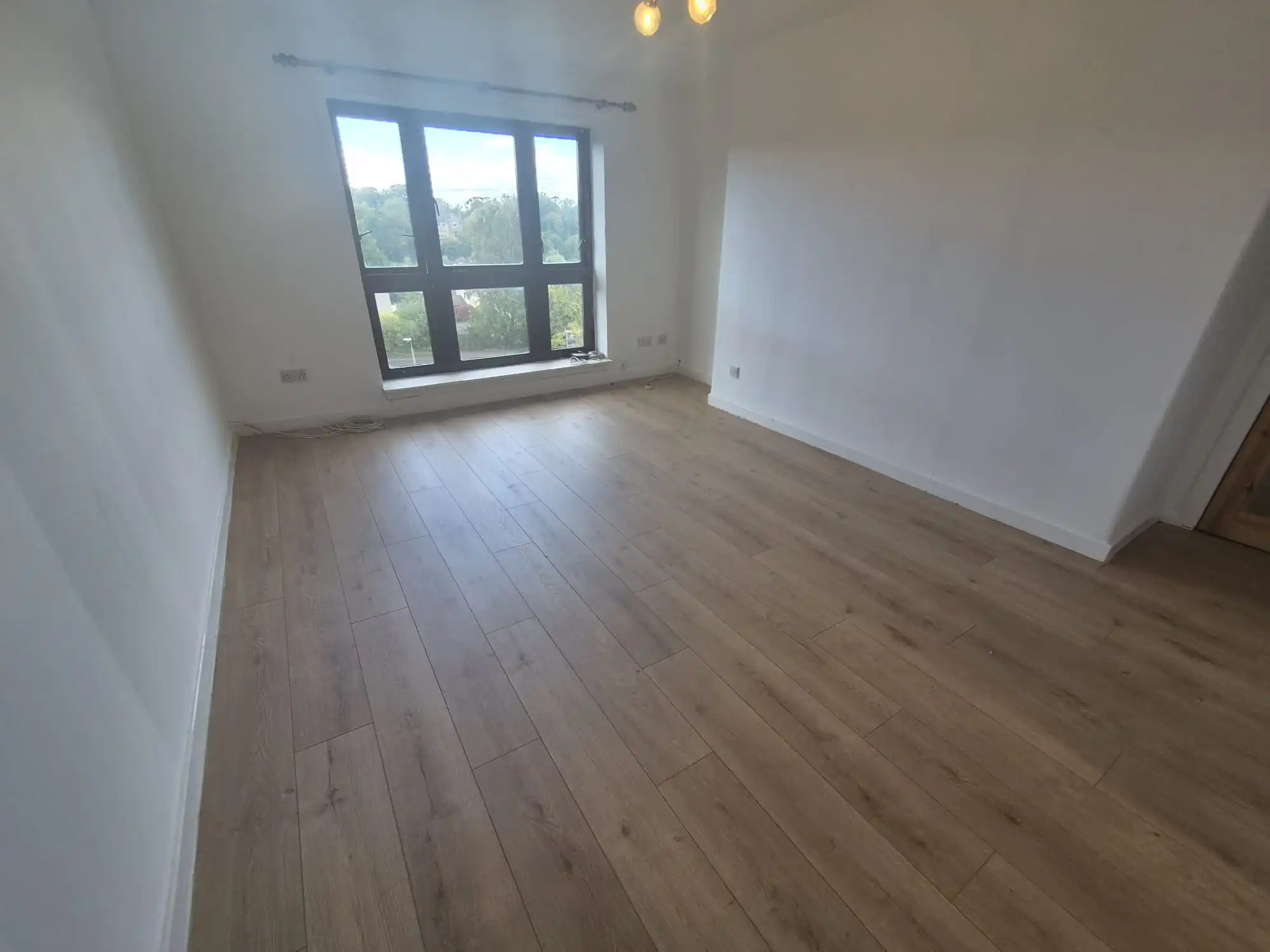 Flat Moorfoot Avenue in Paisley