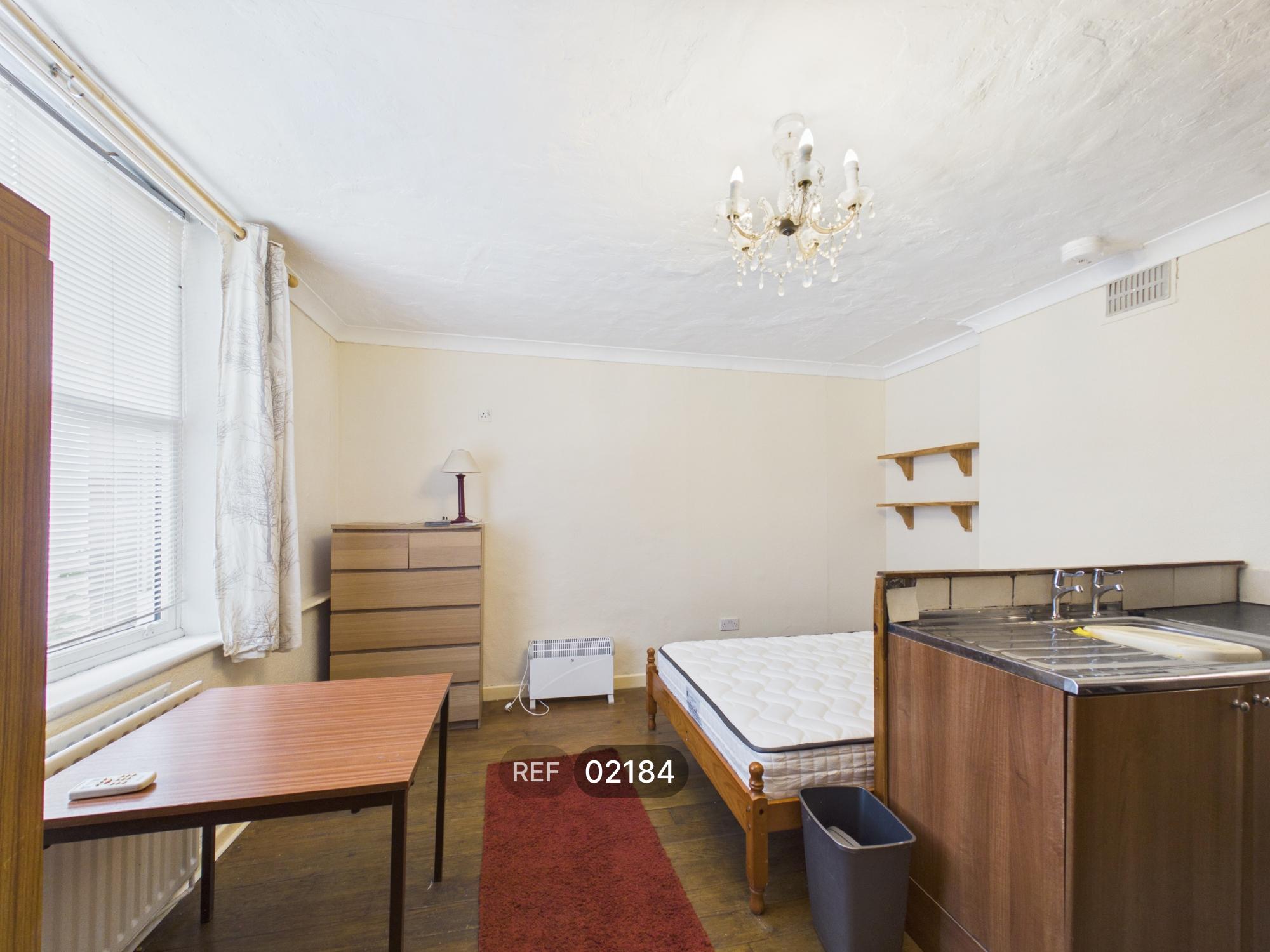 Room Hythe Hill in Colchester