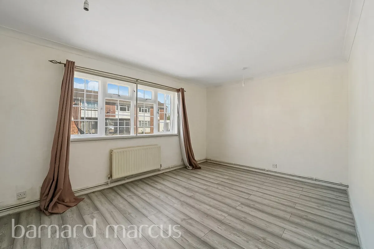 Flat Quantock Close in Greater London