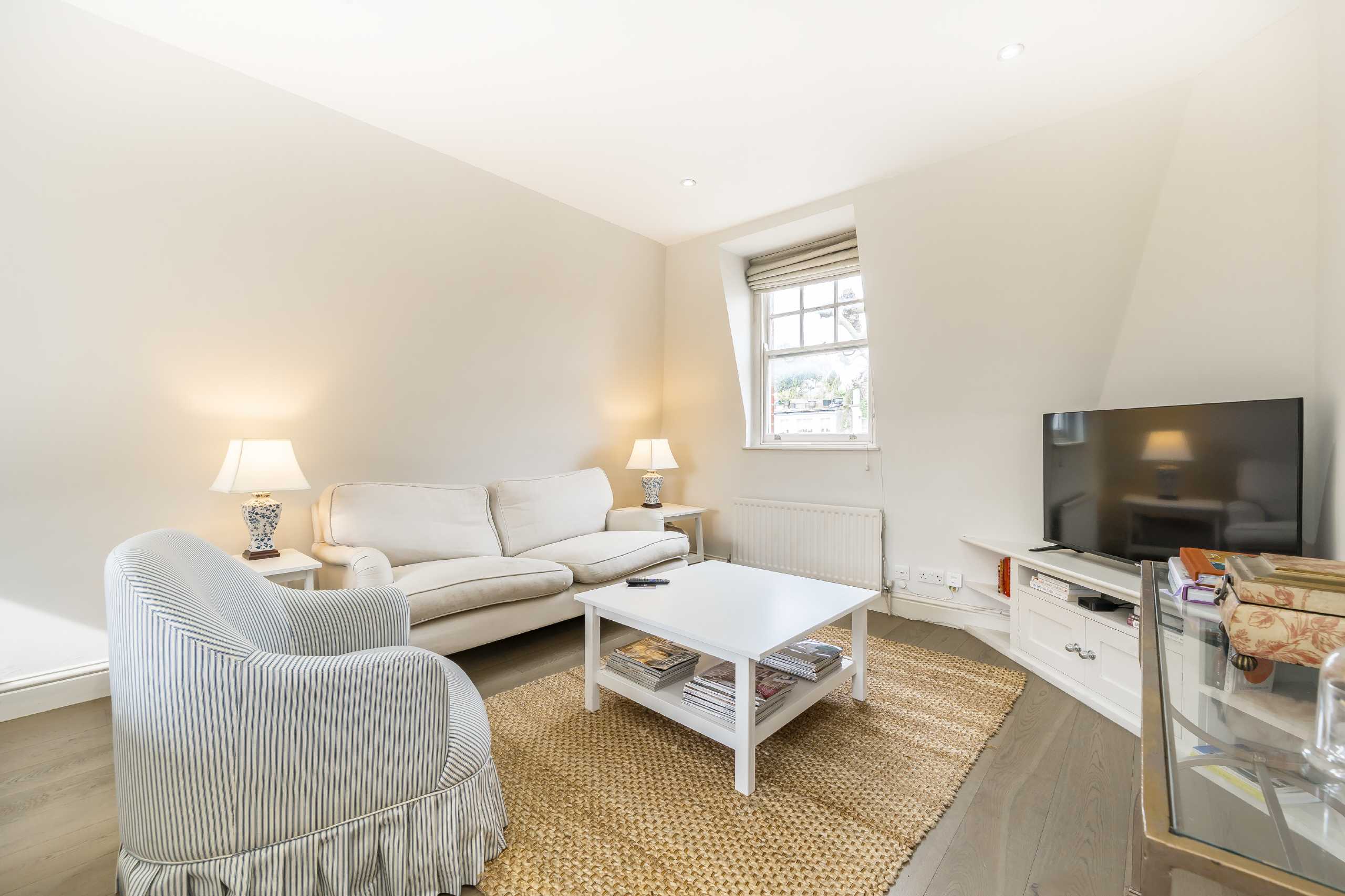 Flat Crookham Road in Greater London